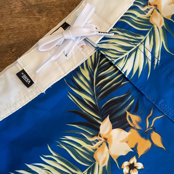Vans Swim Trunks/Shorts - Picture 2 of 4
